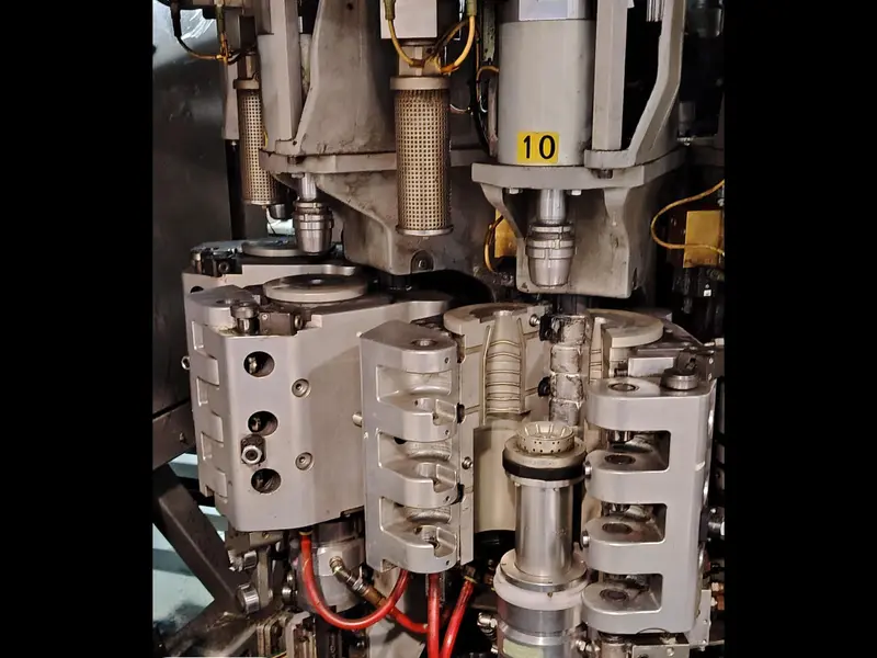 Photo #1 of Used Blow Molding Machine SMI SR10HP year 2015