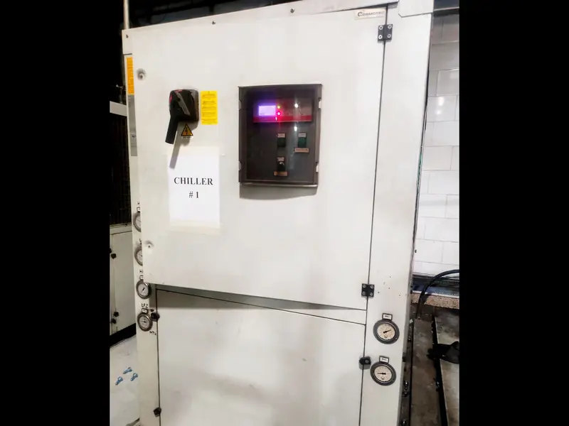 Photo #4 of Used Blow Molding Machine SMI SR10HP year 2015