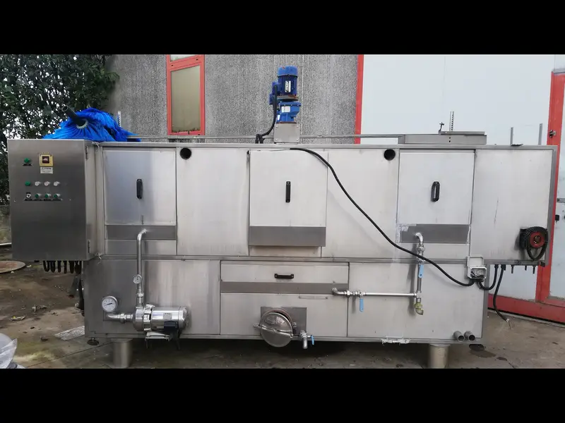 Photo #1 of Used Crate Washer Bodini up to 800 crates per hour
