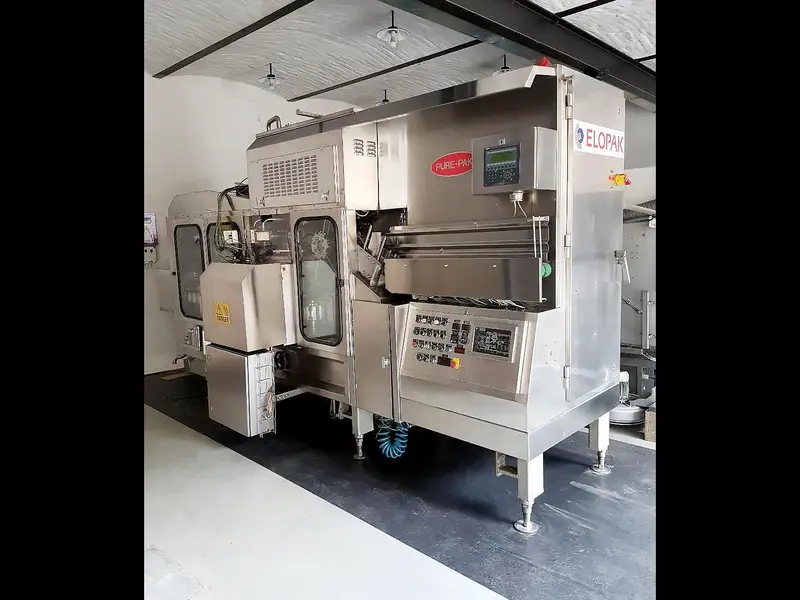 Photo #1 of Used forming and filling line Elopak for liquide soap up to 4200 cartons/h