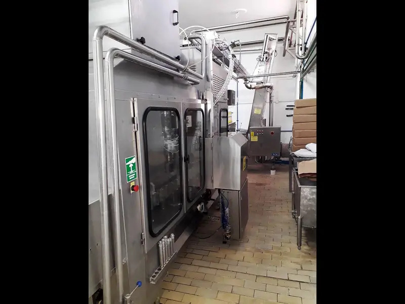 Photo #5 of Used forming and filling line Elopak for liquide soap up to 4200 cartons/h