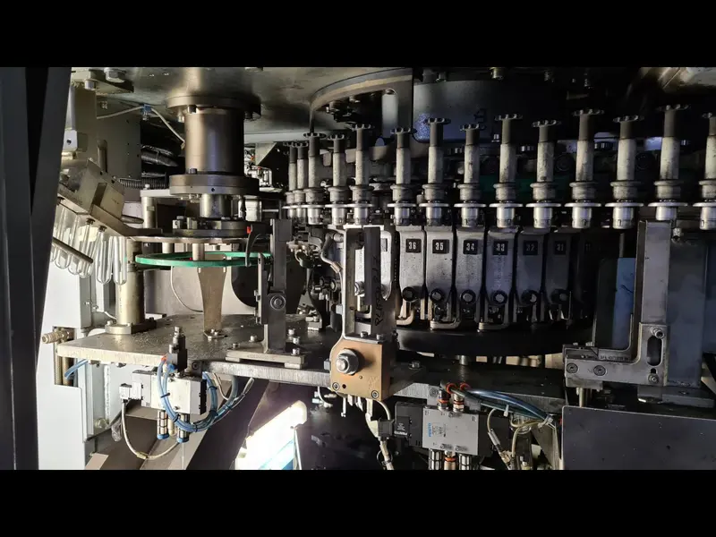 Photo #37 of Used Blow Molding Machine Sipa SFR 16