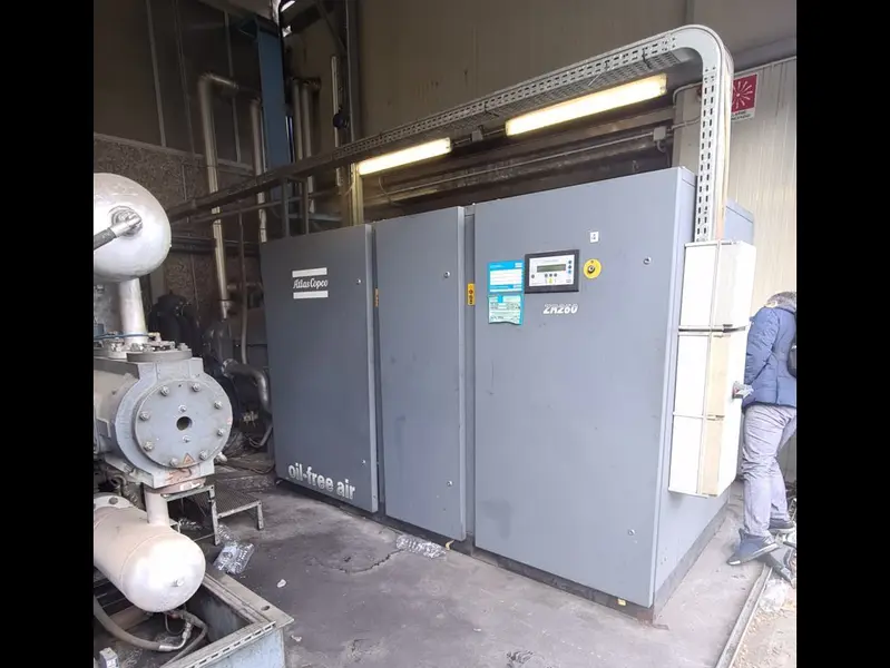 Photo #50 of Used Blow Molding Machine Sipa SFR 16