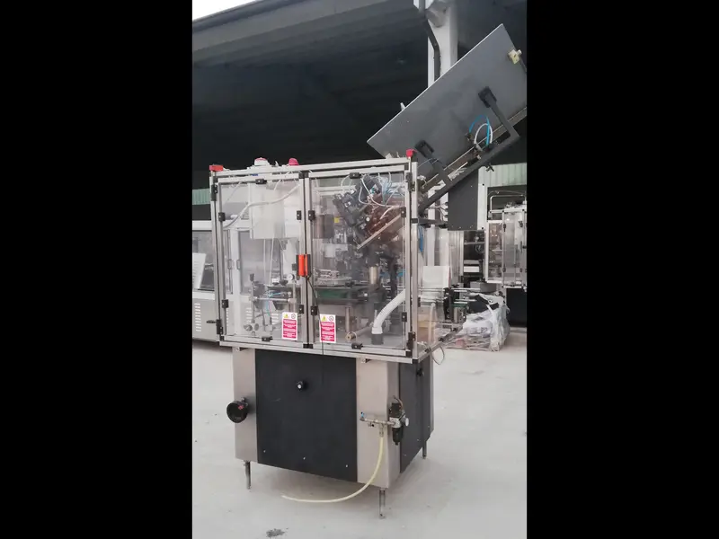 Photo #2 of Used Capsuling Machine Robino e Galandrino up to 2800 bph