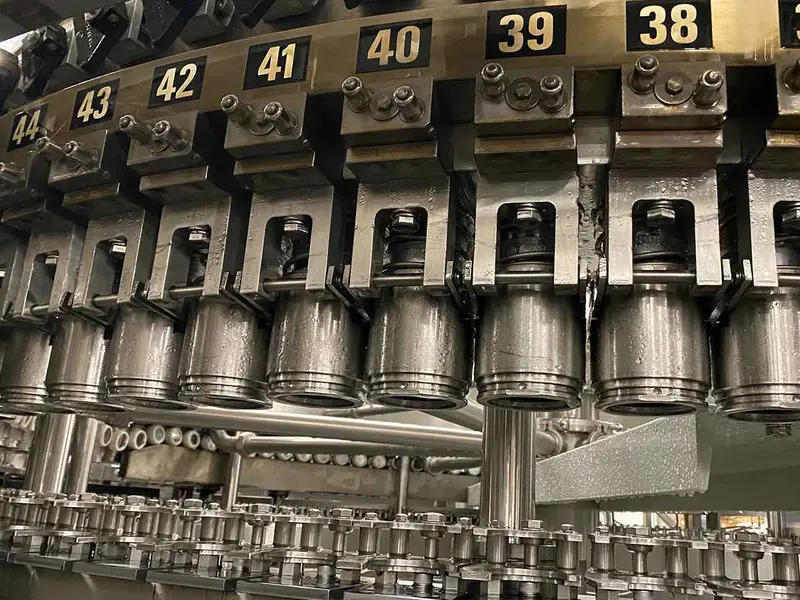 Photo #3 of Used Filler KHS and Angelus PRO 120L Seamer for cans