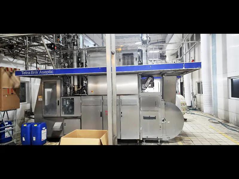 Photo #1 of Used Tetra Pak filling line TBA 19 200ML Slim 10V year 2003