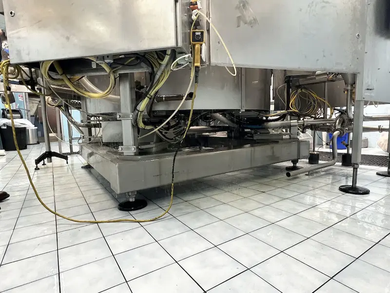 Photo #10 of Used Can Filler Krones 50V and Seamer Angelus 62H up to 30000 cph