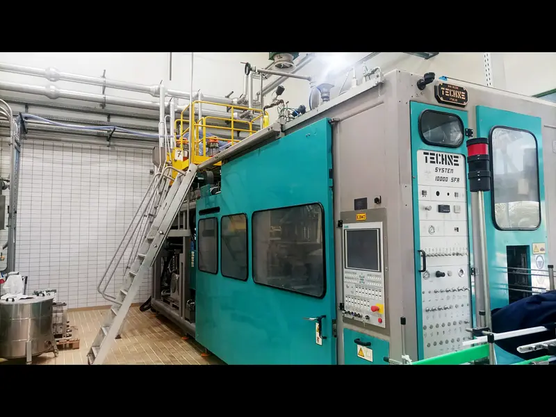 Photo #2 of Used HDPE Blow Molding Machine TECHNE 10000 SFA up to 1690 bph