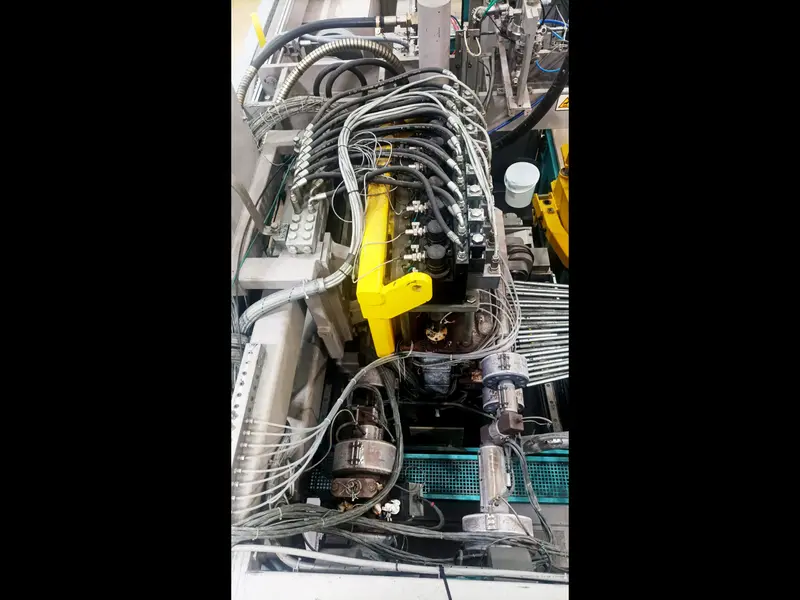 Photo #7 of Used HDPE Blow Molding Machine TECHNE 10000 SFA up to 1690 bph