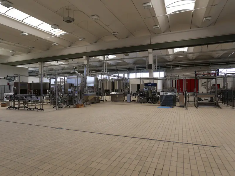 Photo #1 of Used Bottling Line for Beer – glass bottles 8000 bph – year 2020 Never used
