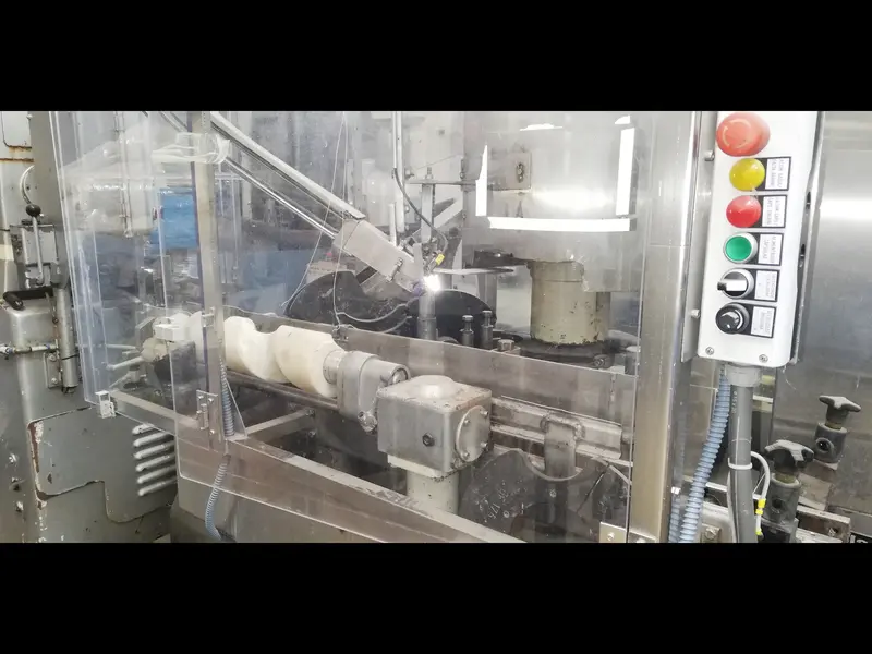 Photo #3 of Used Capping Machine BERTOLASO up to 4500 bph