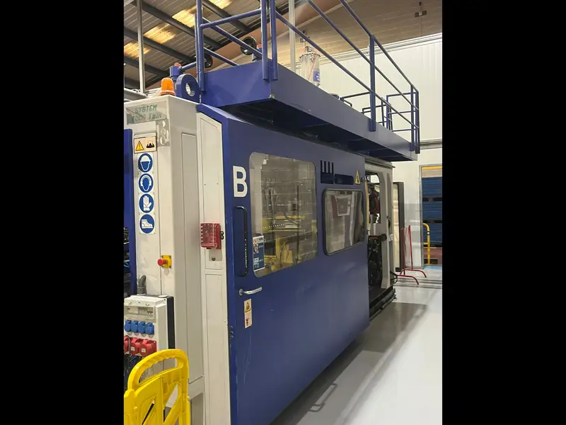 Photo #1 of Used HDPE Blow Molding Machine TECHNE 4000TWIN