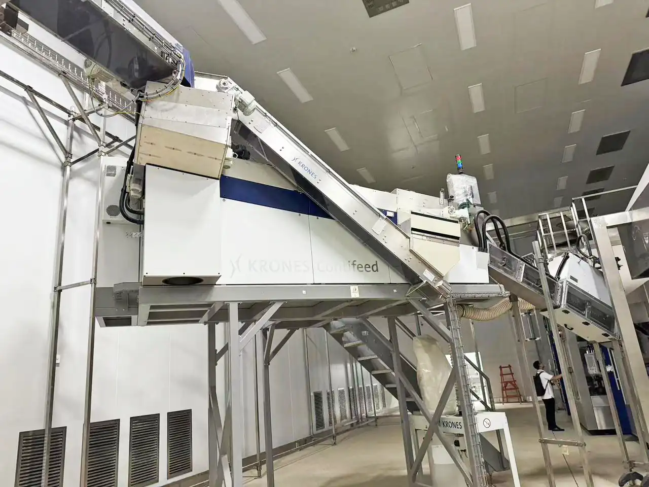 Photo #2 of Used Complete Bottling Line Krones for Still products 48000 bph