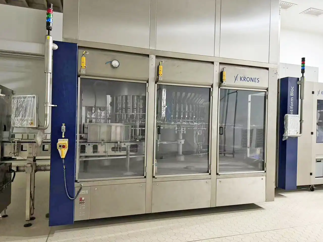 Photo #4 of Used Complete Bottling Line Krones for Still products 48000 bph