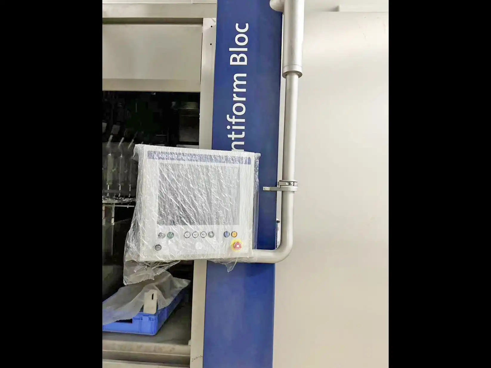 Photo #5 of Used Complete Bottling Line Krones for Still products 48000 bph