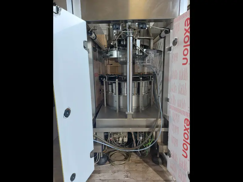 Photo #8 of Used Capping Machine BERTOLASO Delta 812R cap orienter CAMES and hood ALTIFILTER