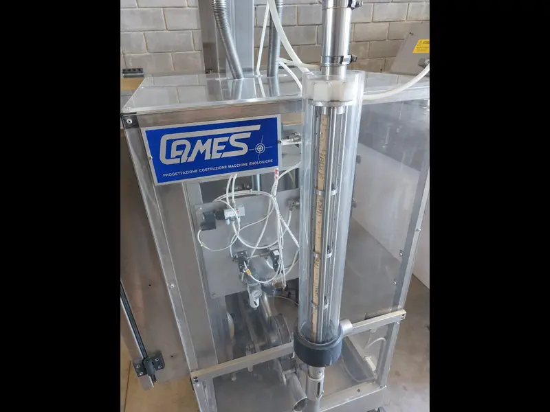 Photo #14 of Used Capping Machine BERTOLASO Delta 812R cap orienter CAMES and hood ALTIFILTER