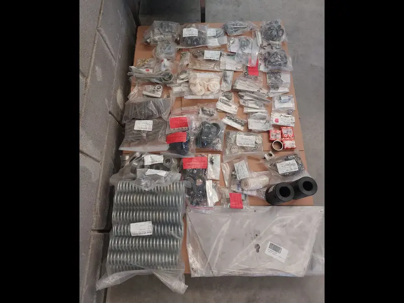 Photo #26 of Used Capping Machine BERTOLASO Delta 812R cap orienter CAMES and hood ALTIFILTER