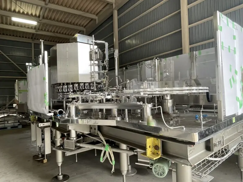 Photo #5 of Used Filling Monoblock MITSUBISHI up to 39000 BPH