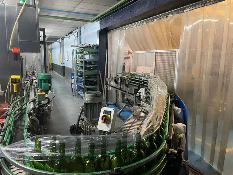 Photo #7 of Used bottling Line BERTOLASO for still wine