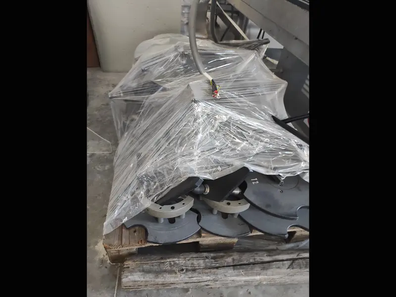 Photo #8 of Used overhauled capping machine BERTOLASO DELTA up to 6000 bph