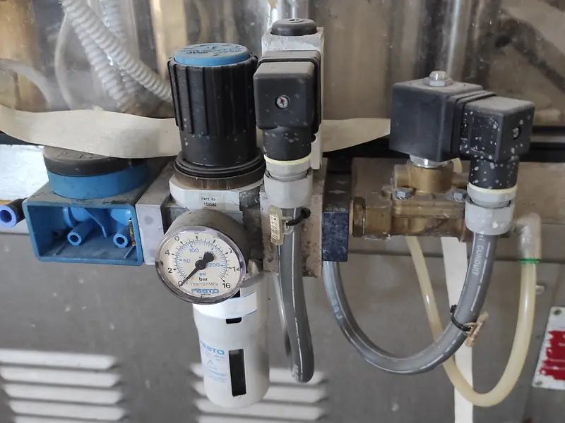 Photo #10 of Used overhauled capping machine BERTOLASO DELTA up to 6000 bph