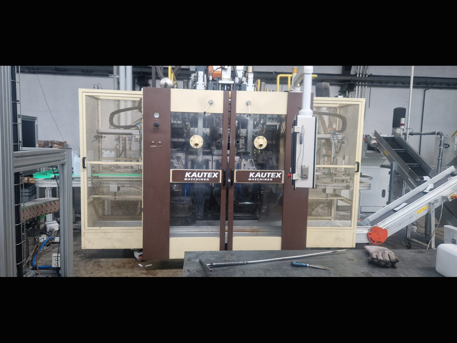 Photo #1 of Used Blow Molding Machine HDPE Kautex KCC5D year 2012