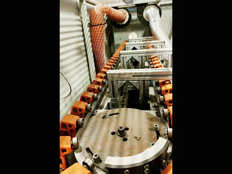 Photo #4 of Used Blow Molding Machine KOSME KSB 4L up to 6800 bph