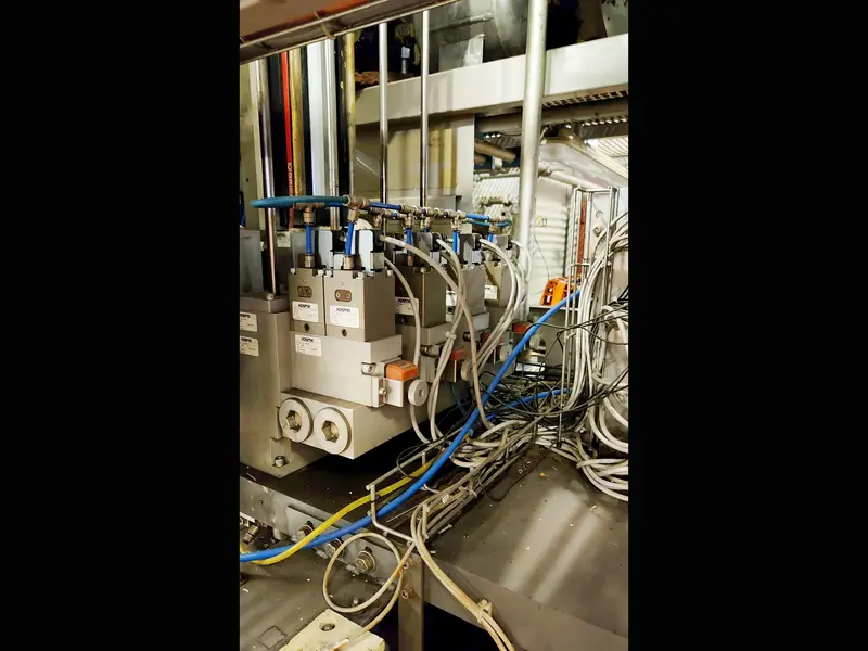 Photo #5 of Used Blow Molding Machine KOSME KSB 4L up to 6800 bph