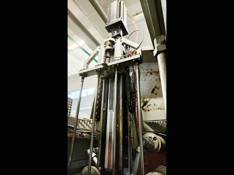 Photo #8 of Used Blow Molding Machine KOSME KSB 4L up to 6800 bph