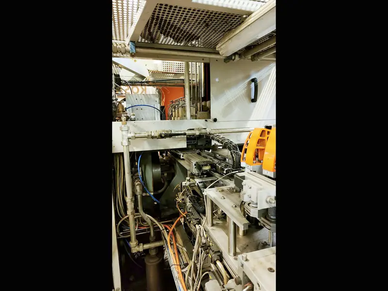Photo #10 of Used Blow Molding Machine KOSME KSB 4L up to 6800 bph