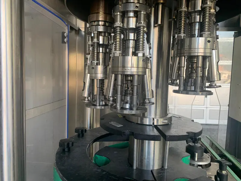 Photo #2 of Used Capping Machine AVE 6T up to 7000 bph