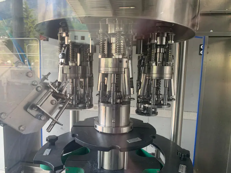 Photo #3 of Used Capping Machine AVE 6T up to 7000 bph