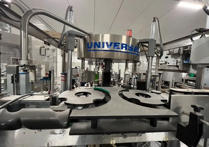 Photo #1 of Used Labeling Machine PE LABELERS Universal Master up to 7500 bph