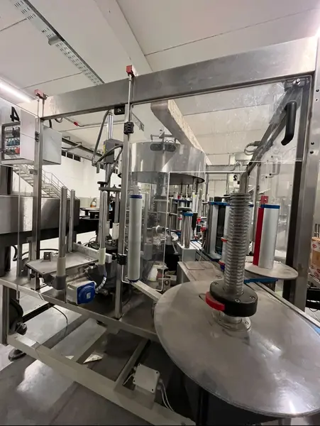 Photo #4 of Used Labeling Machine PE LABELERS Universal Master up to 7500 bph