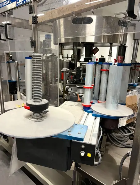 Photo #6 of Used Labeling Machine PE LABELERS Universal Master up to 7500 bph