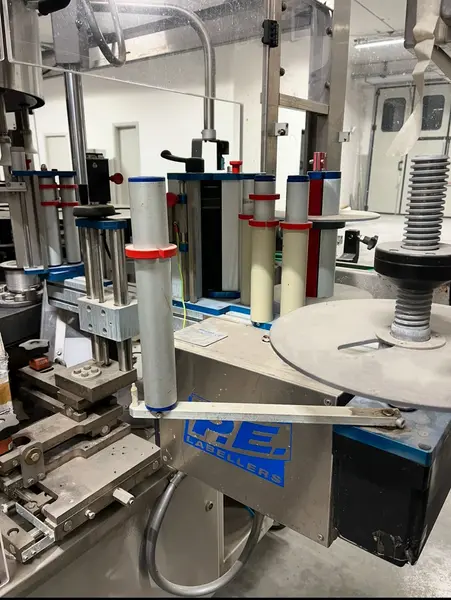 Photo #7 of Used Labeling Machine PE LABELERS Universal Master up to 7500 bph