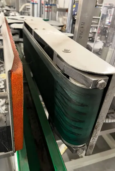 Photo #9 of Used Labeling Machine PE LABELERS Universal Master up to 7500 bph