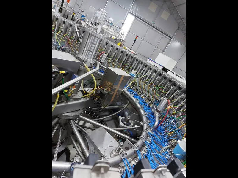 Photo #3 of Used filling Monoblock Simonazzi Eurostar 50-70-10k year 2006 18000 bph for CSD