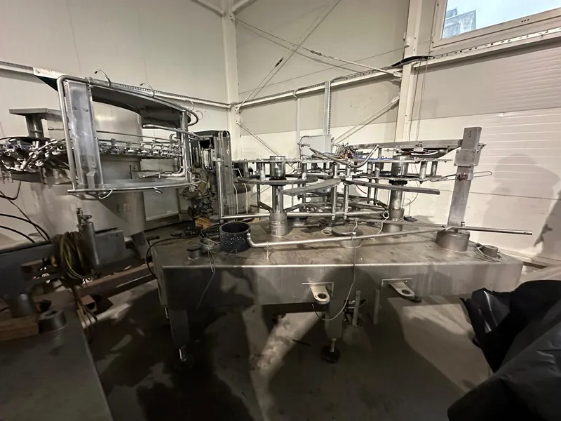 Photo #12 of Used filling Monoblock Simonazzi Eurostar 50-70-10k year 2006 18000 bph for CSD