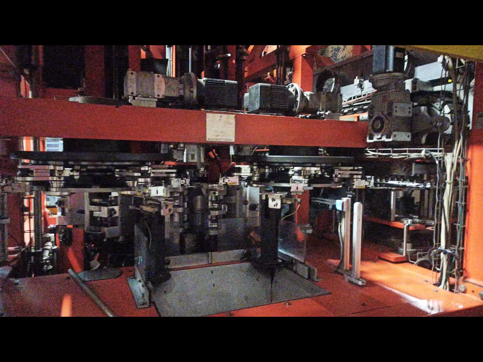 Photo #2 of Used Blow Molding Machine SMIForm SR8 year 2005 12000 bph