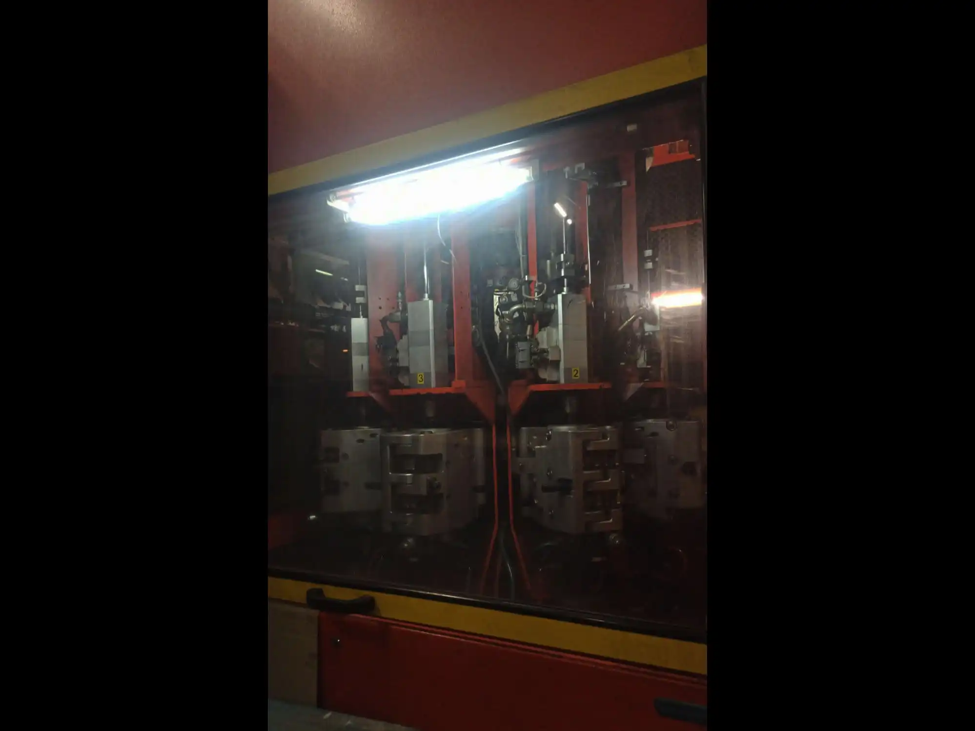 Photo #5 of Used Blow Molding Machine SMIForm SR8 year 2005 12000 bph