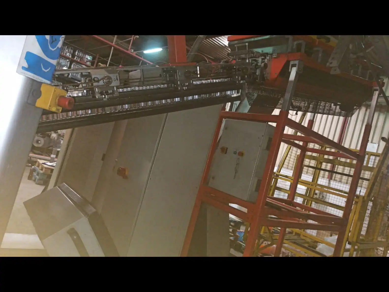 Photo #7 of Used Blow Molding Machine SMIForm SR8 year 2005 12000 bph