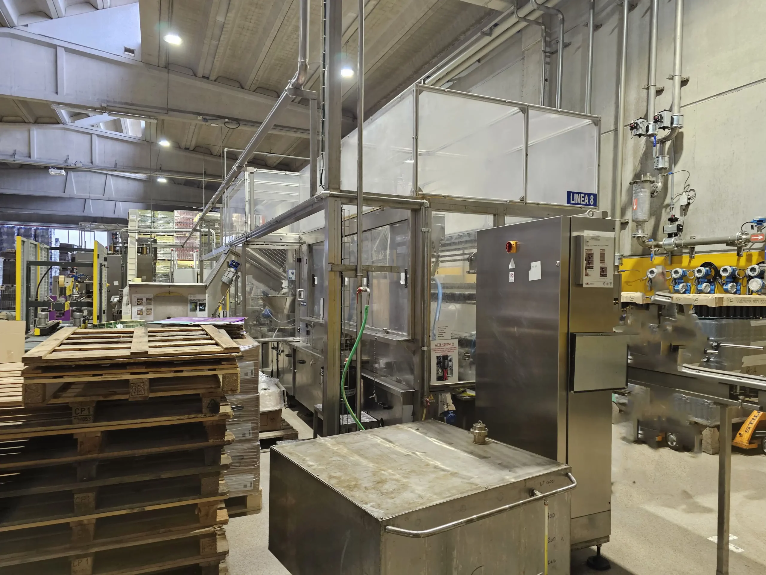 Photo #3 of Used Filling Monoblock + Labeler POLARIS for olive oil 1400 bph