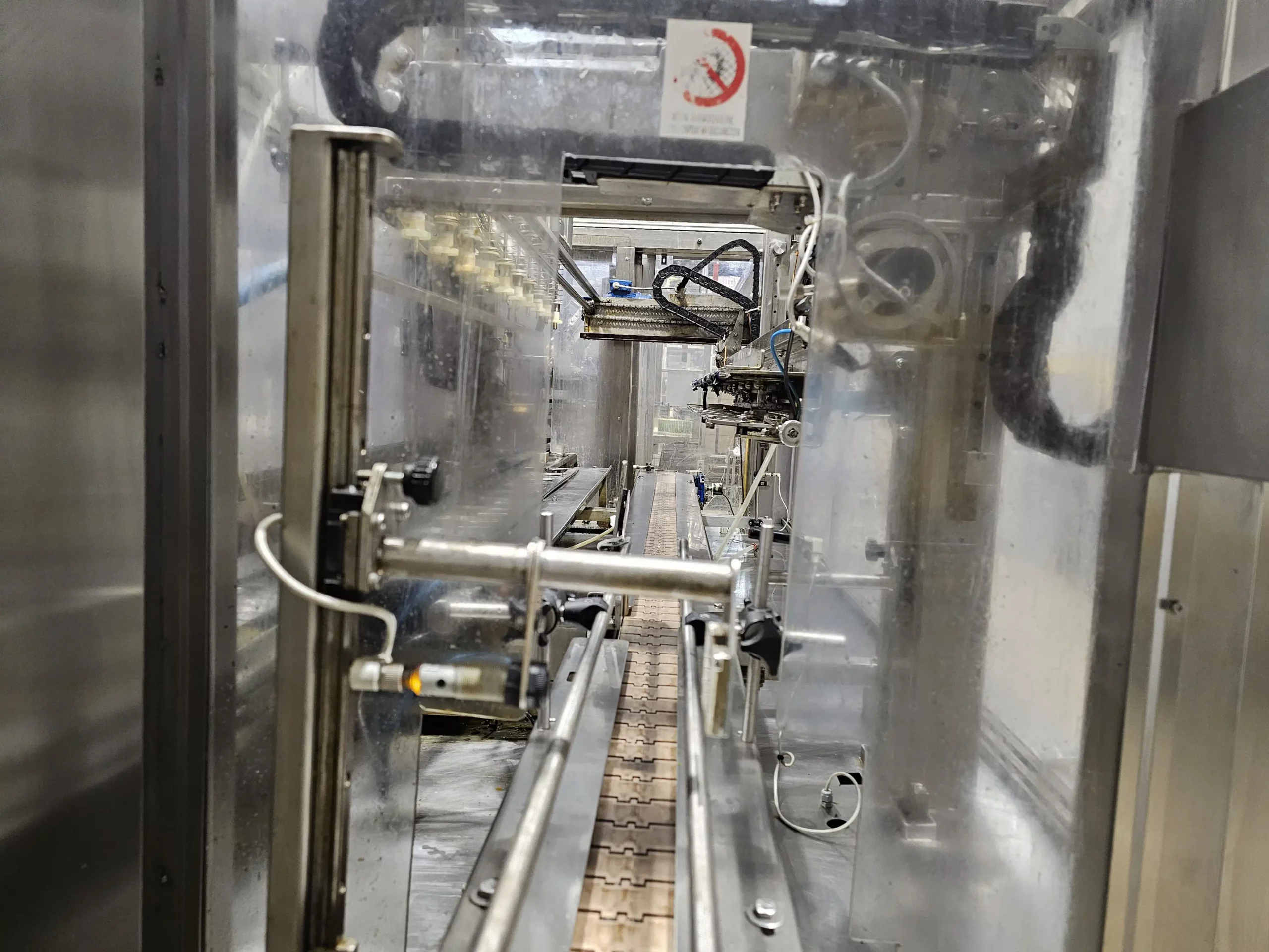 Photo #6 of Used Filling Monoblock + Labeler POLARIS for olive oil 1400 bph