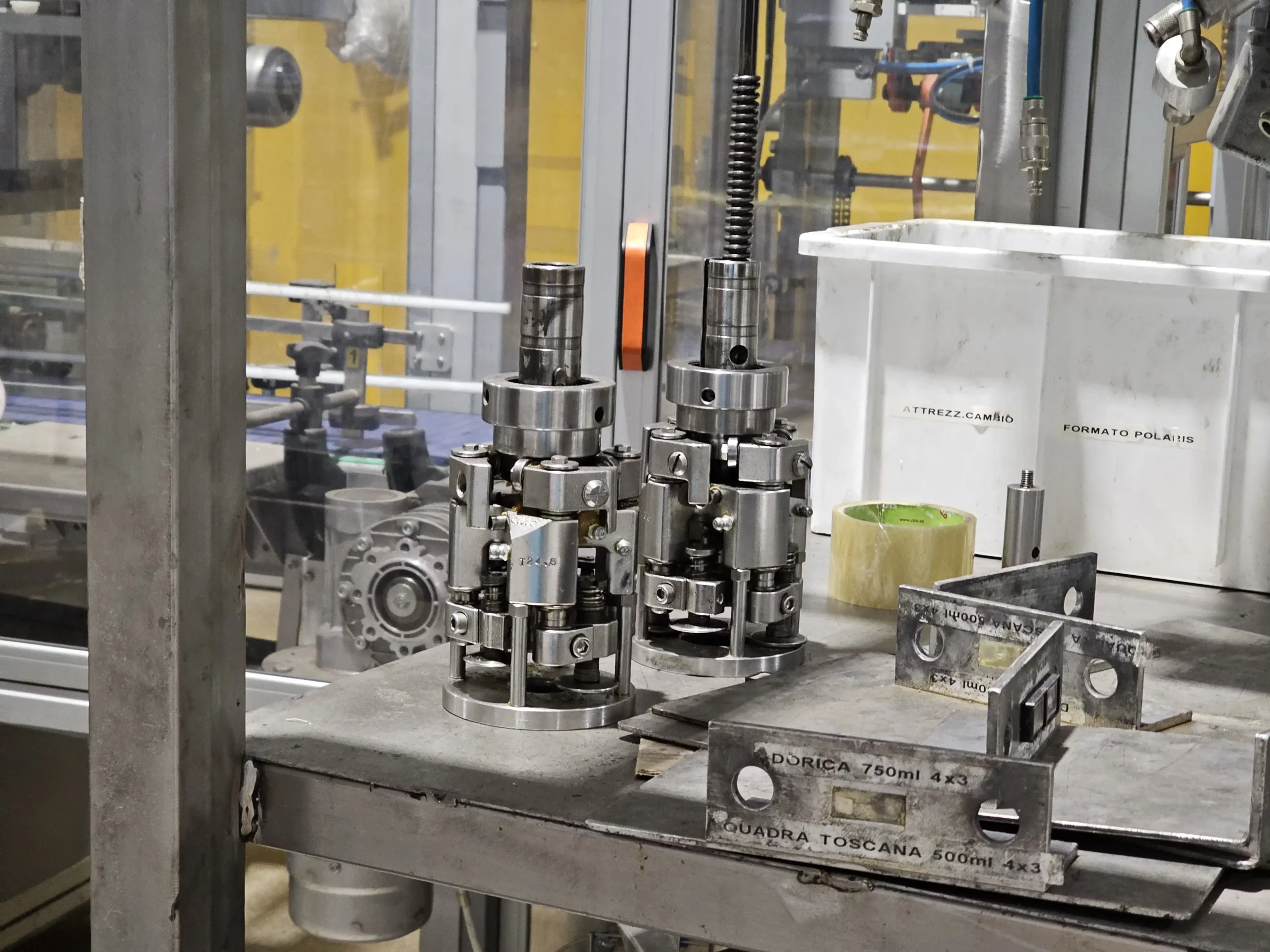 Photo #18 of Used Filling Monoblock + Labeler POLARIS for olive oil 1400 bph