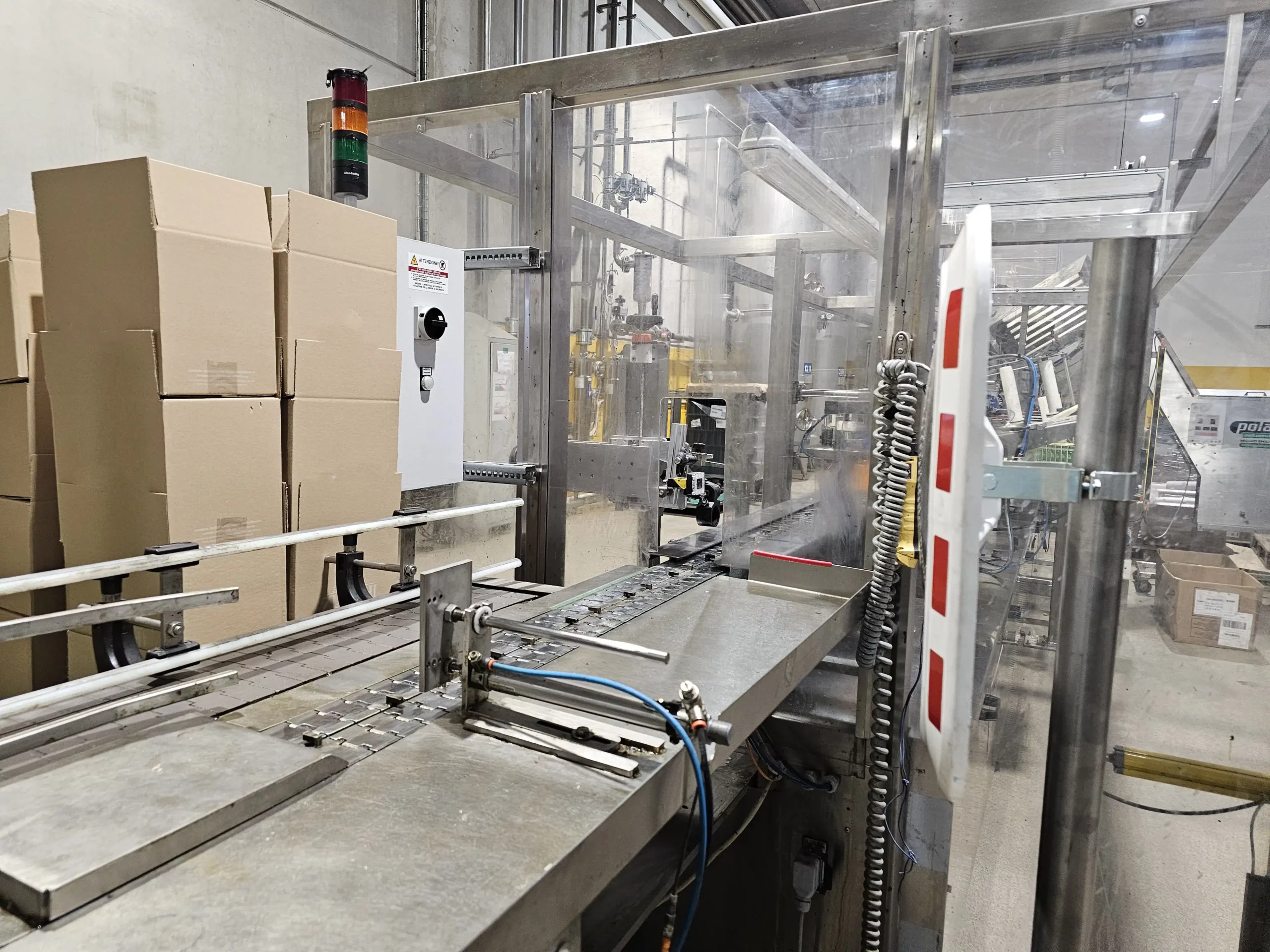 Photo #19 of Used Filling Monoblock + Labeler POLARIS for olive oil 1400 bph