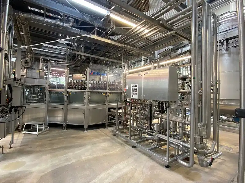 Photo #2 of Used aseptic isobaric bottling line KHS for PET 27000 bph