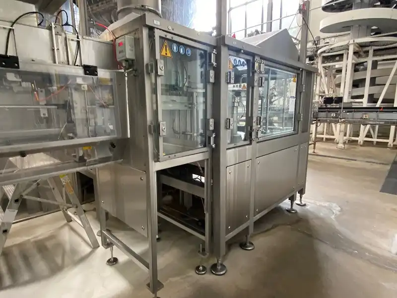 Photo #3 of Used aseptic isobaric bottling line KHS for PET 27000 bph