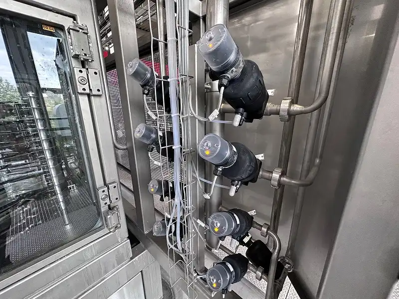 Photo #10 of Used aseptic isobaric bottling line KHS for PET 27000 bph